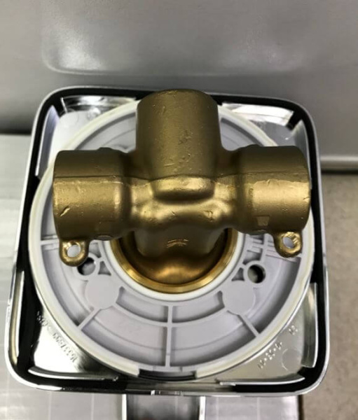 Скрытая часть смесителя для душа Hansgrohe 13620180