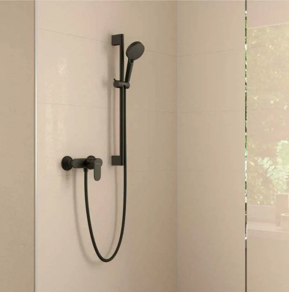 Душевой гарнитур Hansgrohe Vernis Blend 26422670 черный матовый Душевой гарнитур Hansgrohe Vernis Blend 26422670 черный матовый